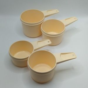 Vintage Tupperware Measuring Cups